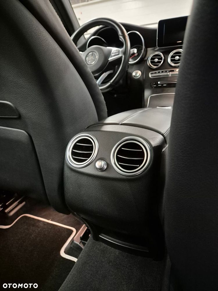 Mercedes-Benz GLC - 12