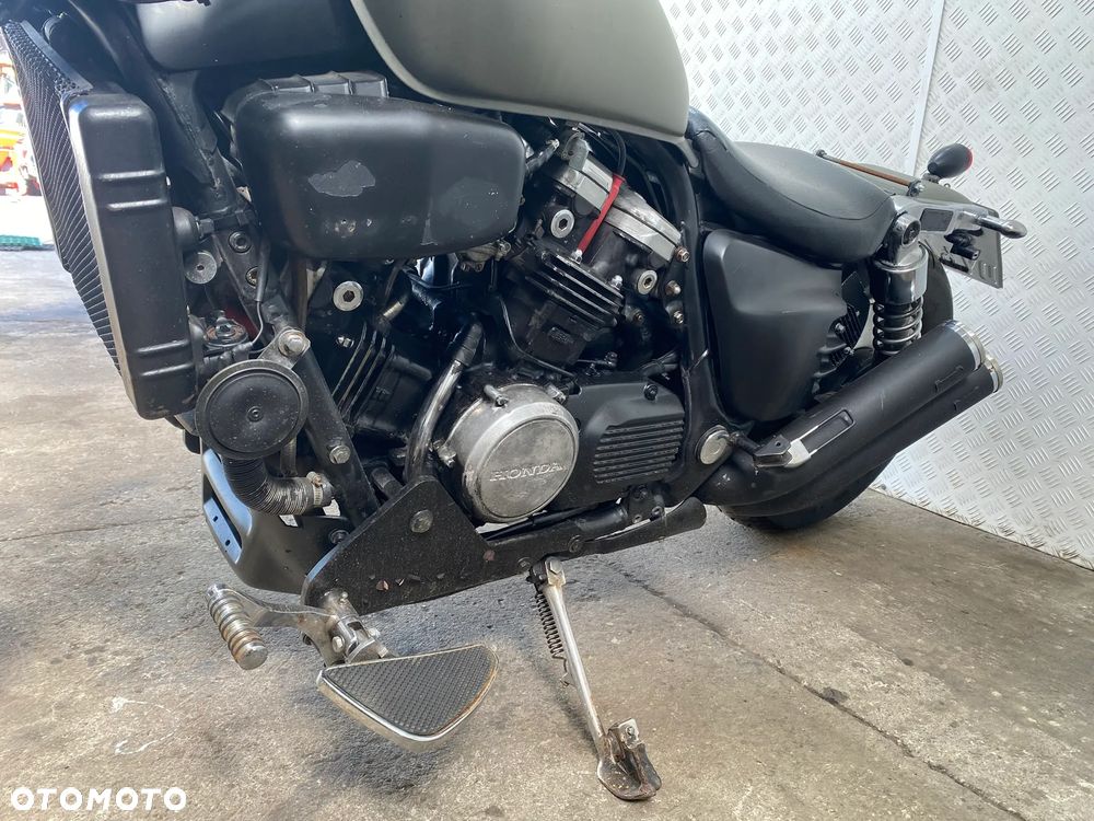Honda VF - 8