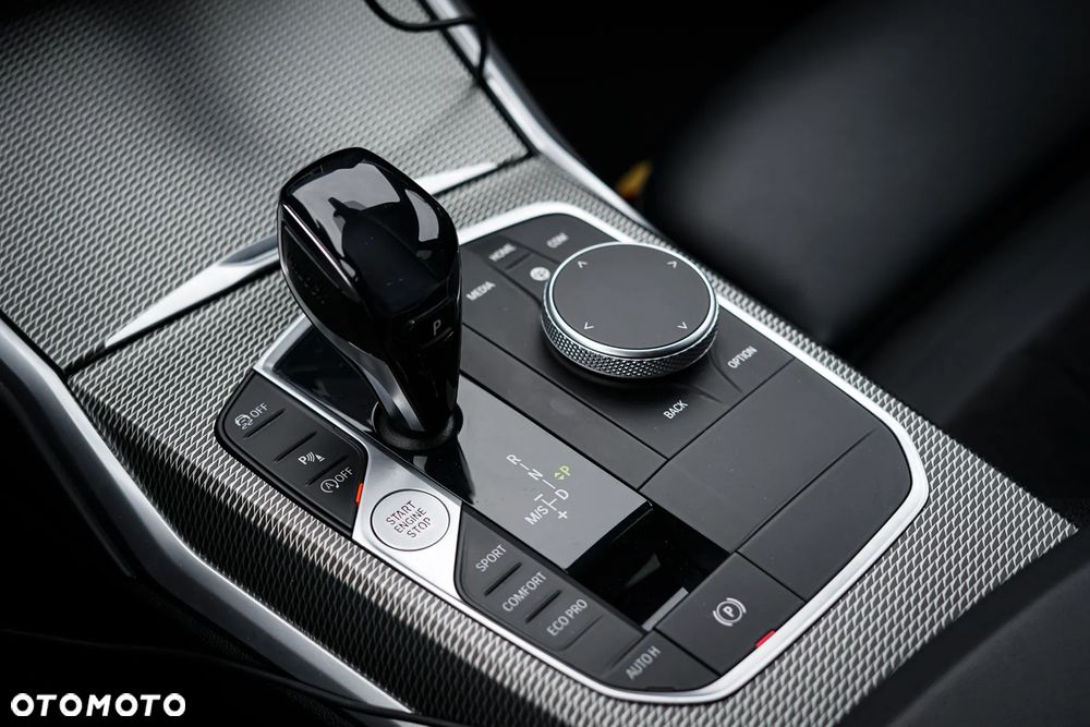 BMW Seria 3 330i M Sport sport - 21