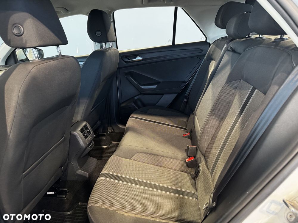 Volkswagen T-Roc - 12