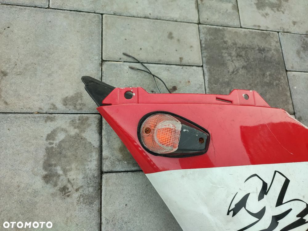 Owiewka, osłona lewa, bok, boczek lewy, wypełnienie owiewki, kierunkowskaz Yamaha R1 RN04 - 3
