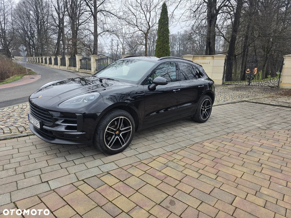 Porsche Macan - 1