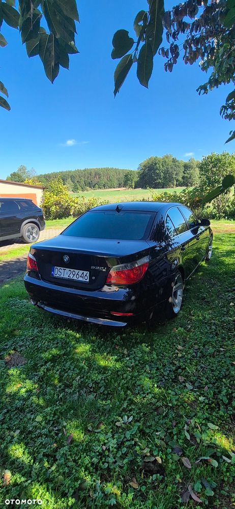 BMW Seria 5 2004 photo 3