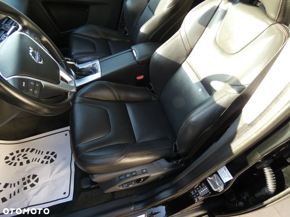 Volvo XC 60 D5 AWD Geartronic Summum - 20