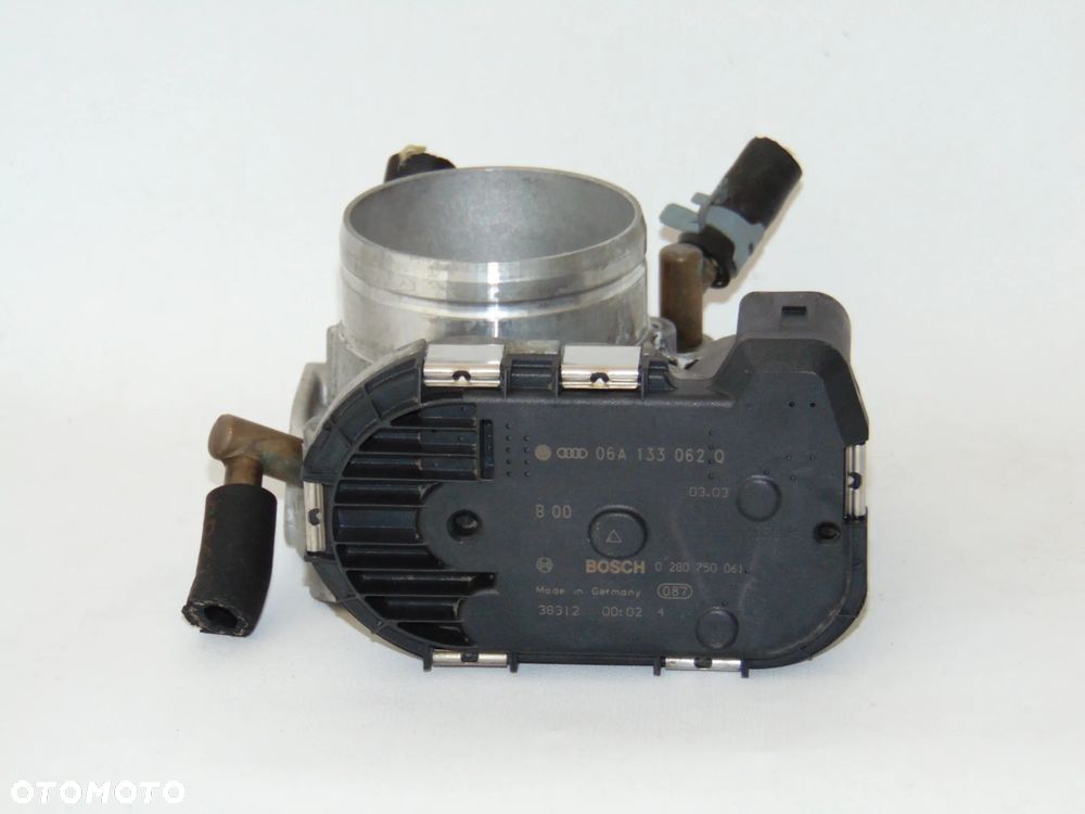 ORYGINAŁ przepustnica 06A133062Q 0280750061 VW Volkswagen Golf 4 IV Bora New Beetle Skoda Octavia I benzyna 2.0 - 9