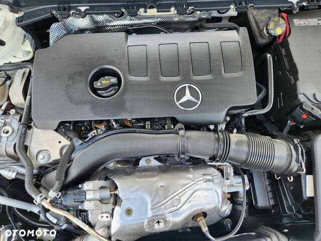 Mercedes-Benz Klasa A 220 4-Matic 7G-DCT - 24