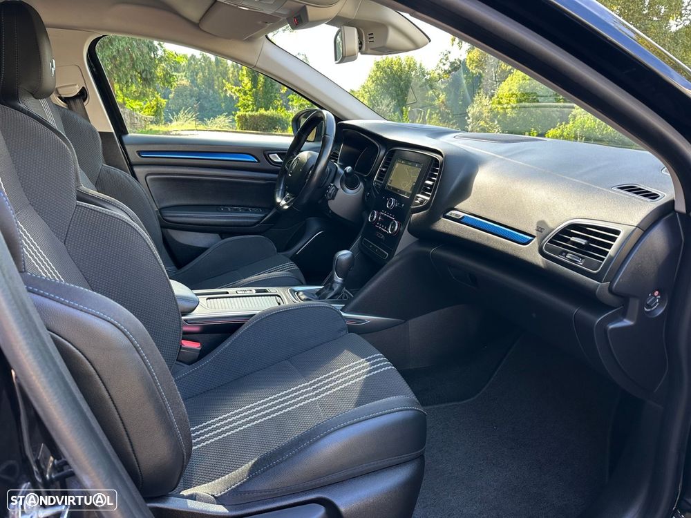Renault Mégane Sport Tourer 1.3 TCe GT Line EDC - 25