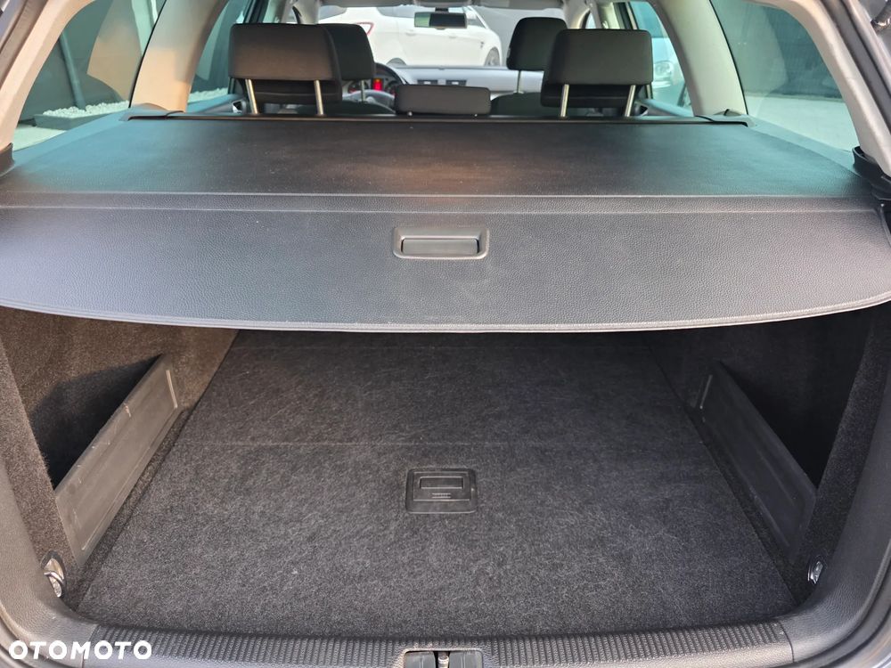 Volkswagen Passat 2.0 TDI DPF BlueMotion Technology Sportline - 15