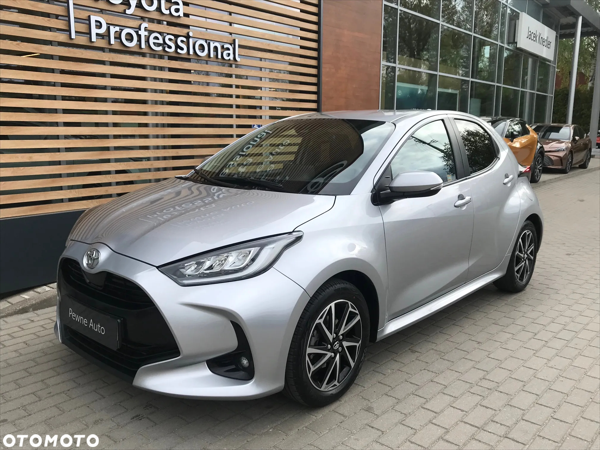 Toyota Yaris 1.5 Comfort CVT - 2