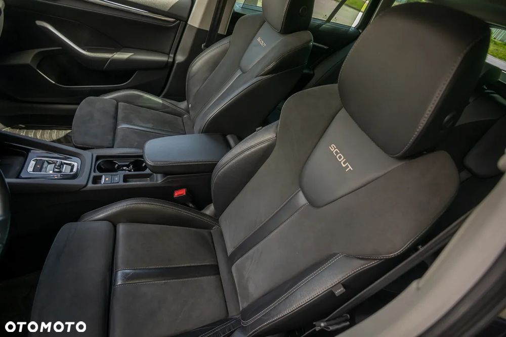 Skoda Octavia 2.0 TDI DSG 4x4 Scout - 19