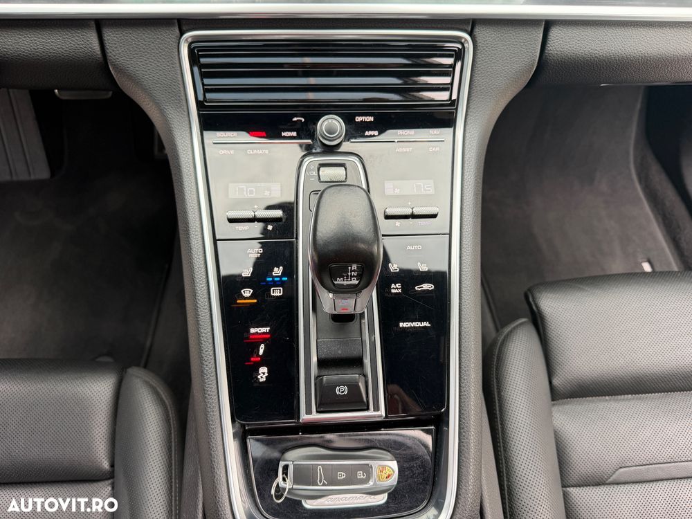Porsche Panamera 4S Executive - 10
