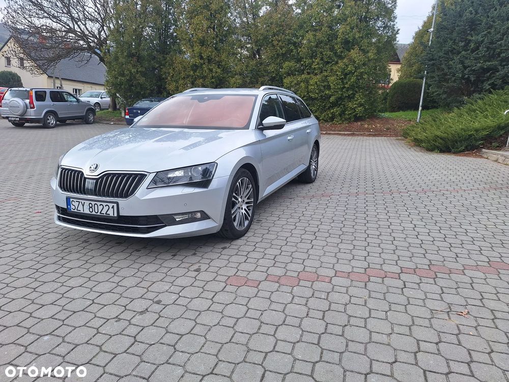 Skoda Superb 2.0 TDI DSG Ambition - 11