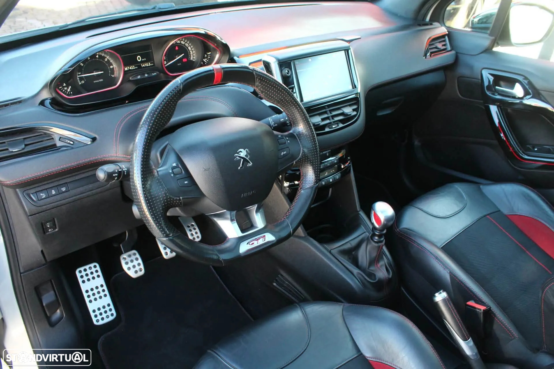 Peugeot 208 1.6 e-THP GTi - 18