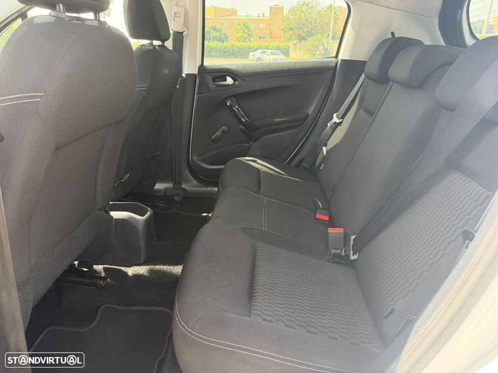 Peugeot 208 1.6 BlueHDi Style - 7