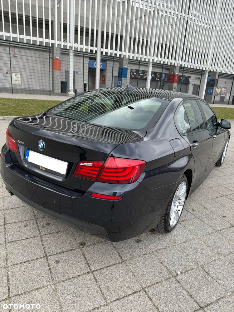 BMW Seria 5 525d xDrive - 11