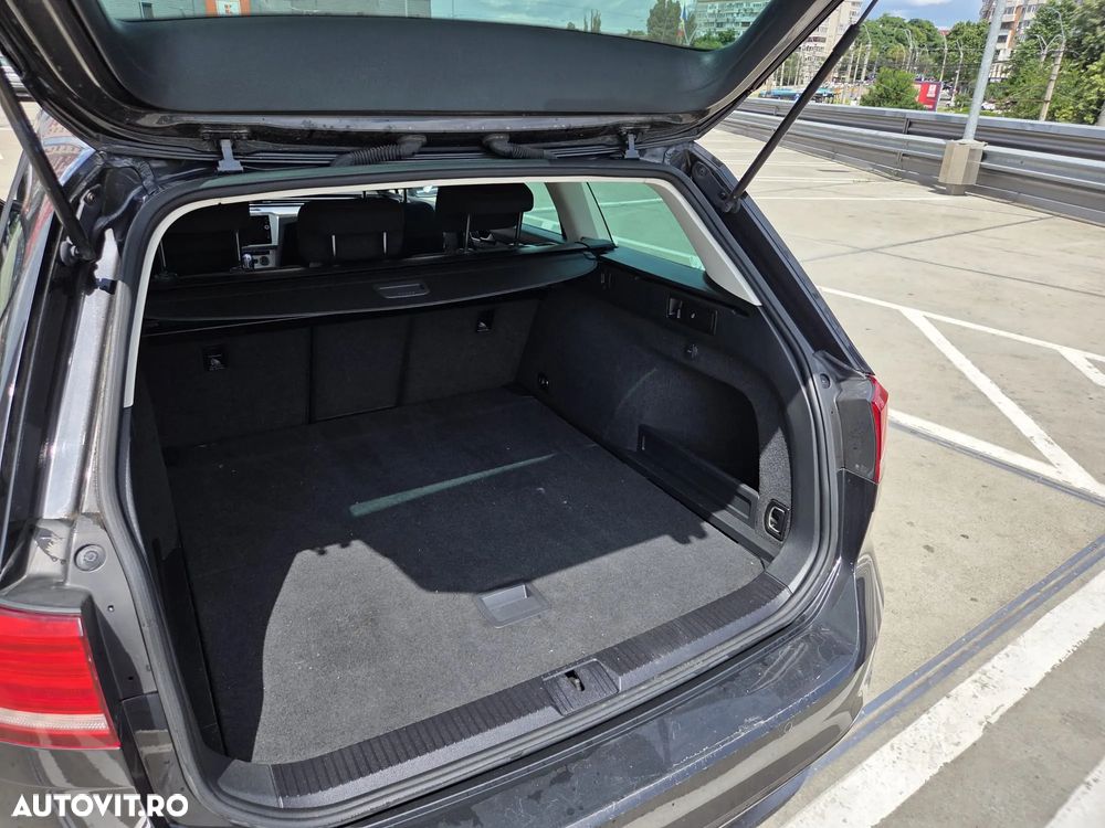 Volkswagen Passat 2.0 TDI SCR DSG Comfortline - 16