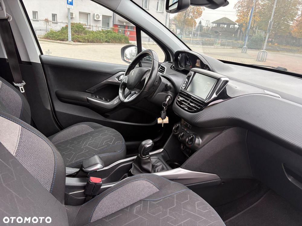 Peugeot 2008 1.2 Pure Tech Style - 17