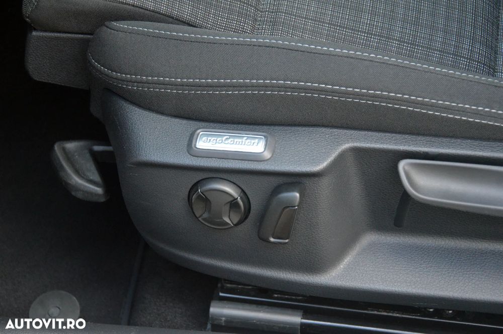 Volkswagen Passat 2.0 TDI DSG Comfortline - 39