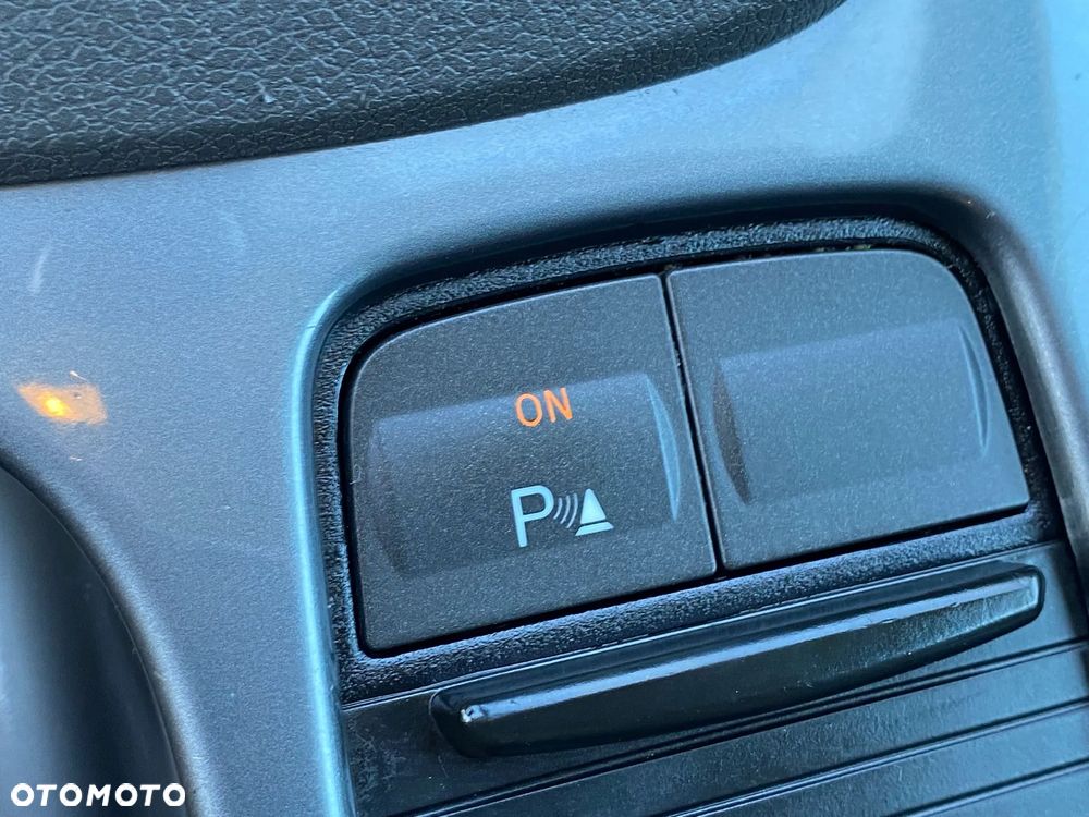 Ford Kuga 2.0 TDCi 4x4 Titanium - 27