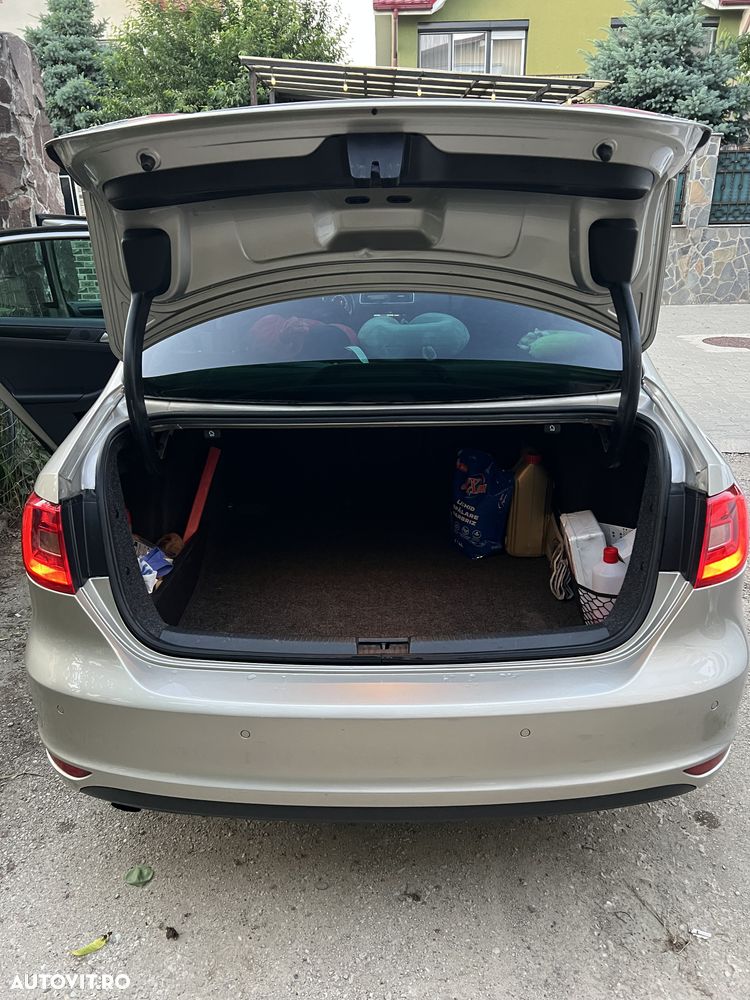 Volkswagen Jetta 1.6 TDI CR DPF DSG Comfortline - 20
