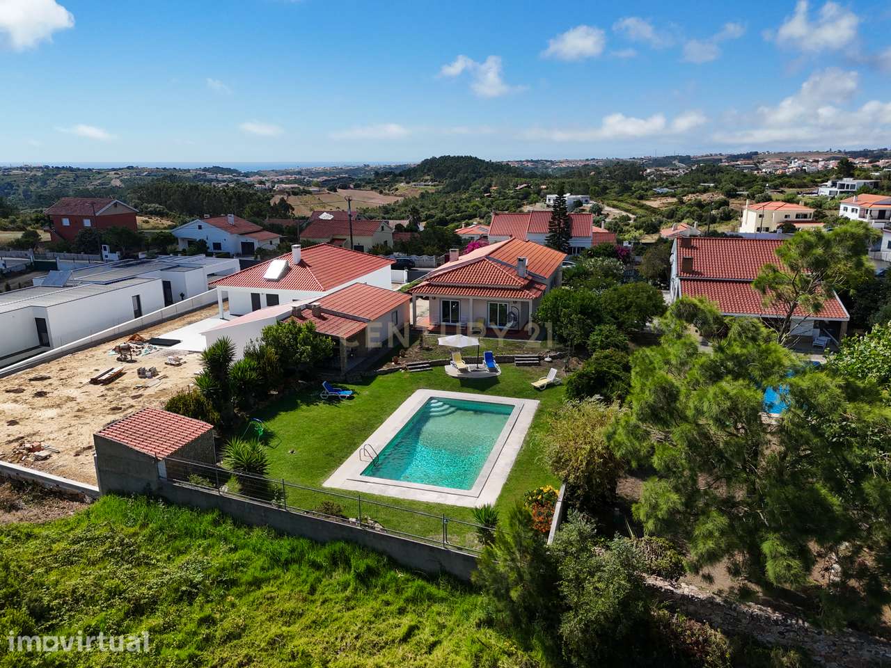 Moradia Isolada com Piscina em Lote de 908 m² | Sala Ampla | Jardim e - Grande imagem: 3/56