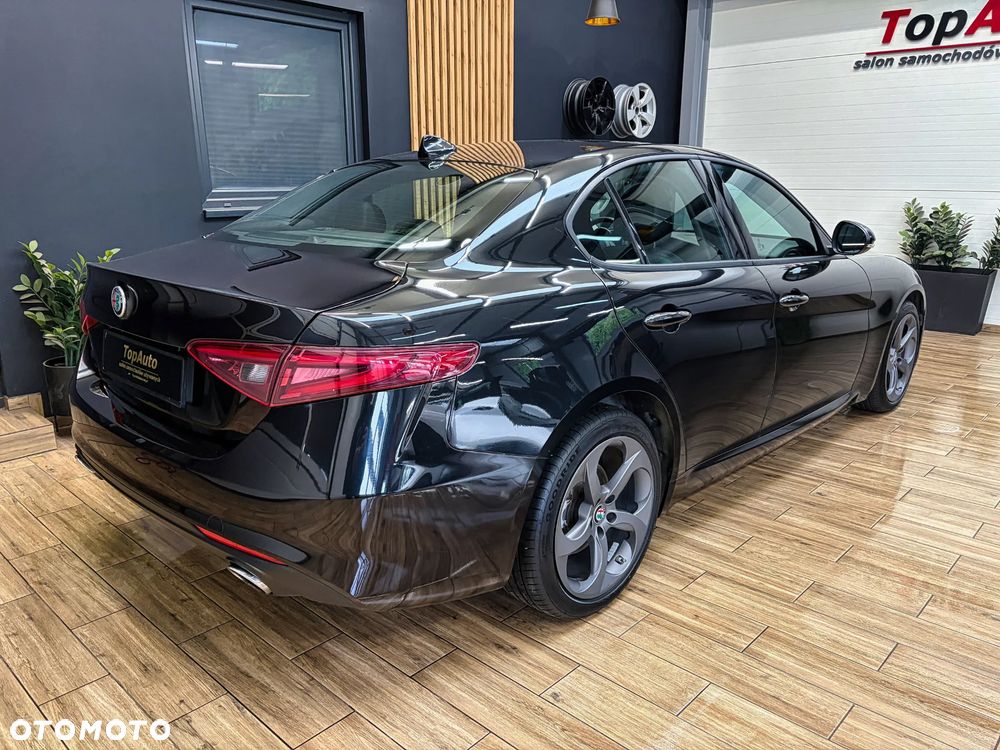 Alfa Romeo Giulia - 7
