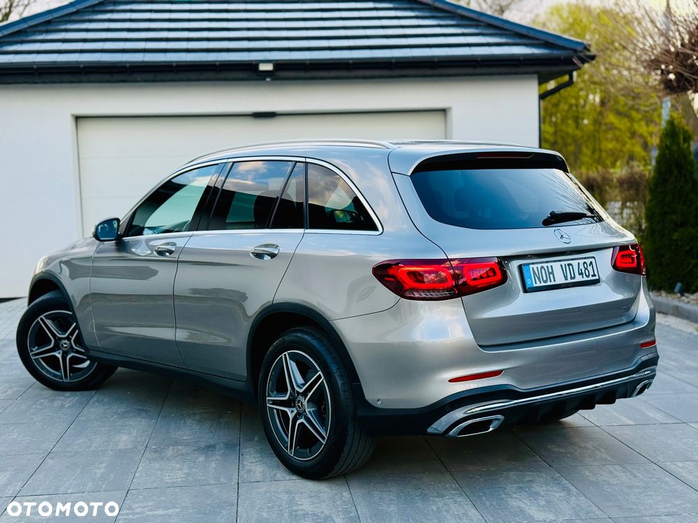 Mercedes-Benz GLC 250 4Matic 9G-TRONIC AMG Line - 33
