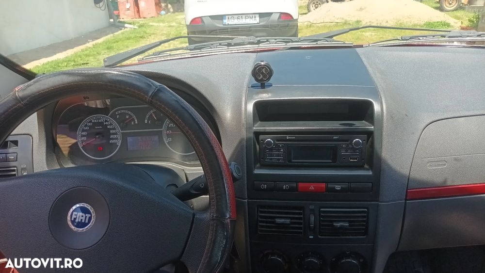 Fiat Albea 1.4 Dynamic - 11