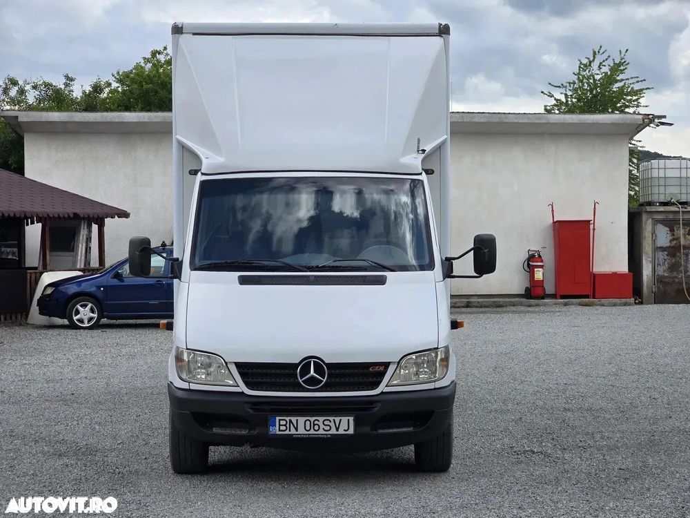 Mercedes-Benz Sprinter - 13