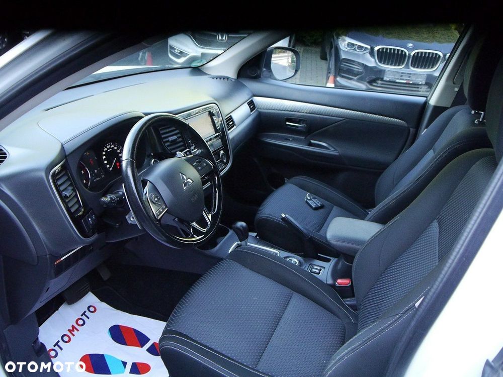 Mitsubishi Outlander - 29