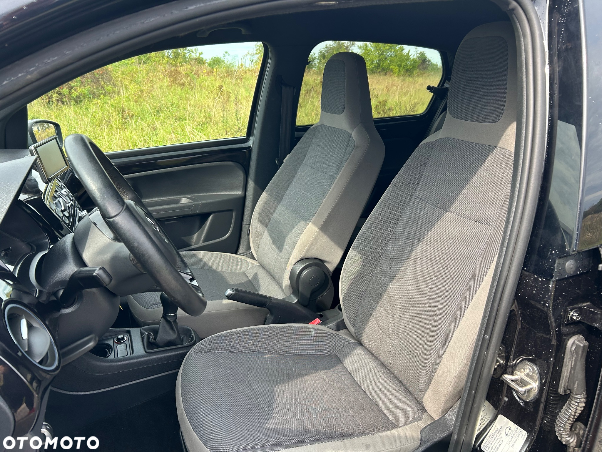 Volkswagen up! 1.0 cross - 17