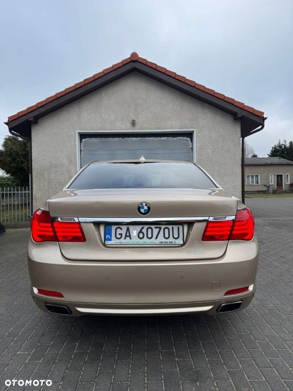 BMW Seria 7 740d xDrive - 27