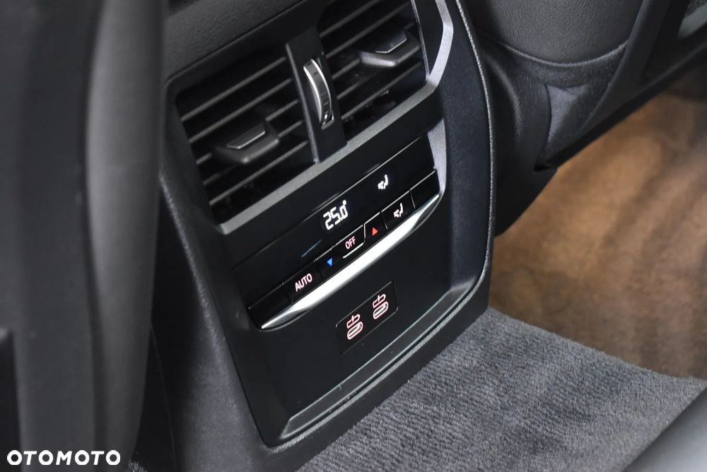 BMW Seria 3 320d xDrive Sport Line Shadow - 15