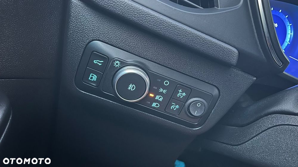 Ford Kuga - 37