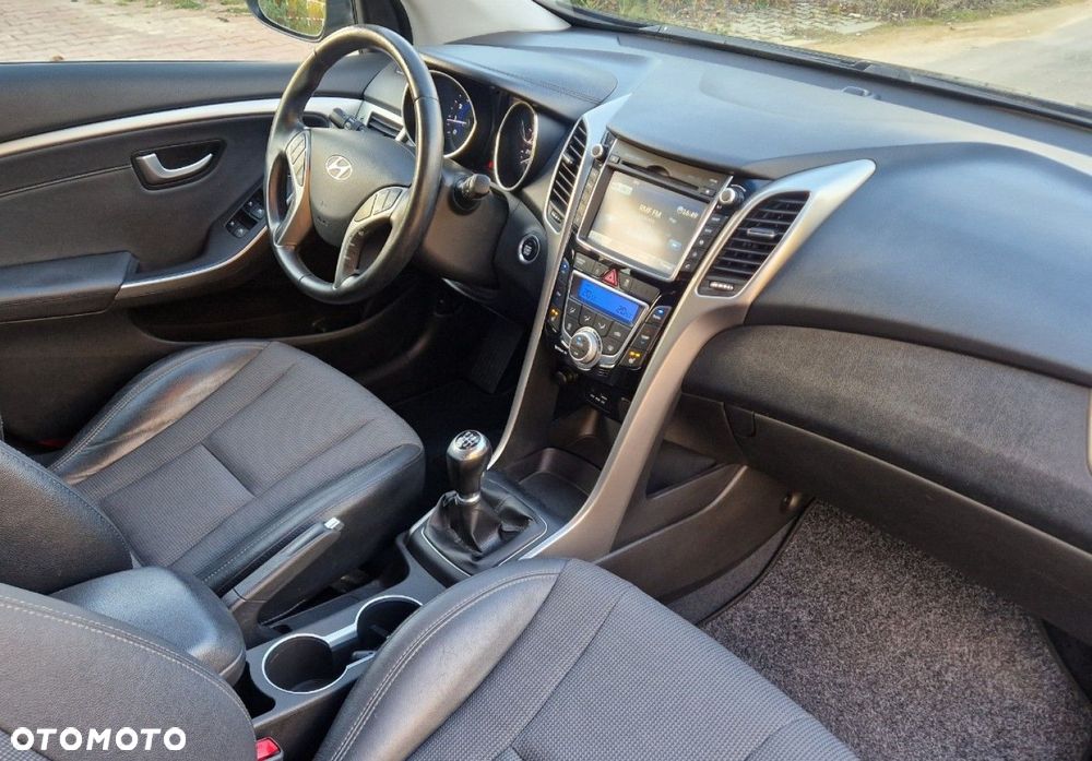 Hyundai i30 1.6 Fifa World Cup Edition - 31