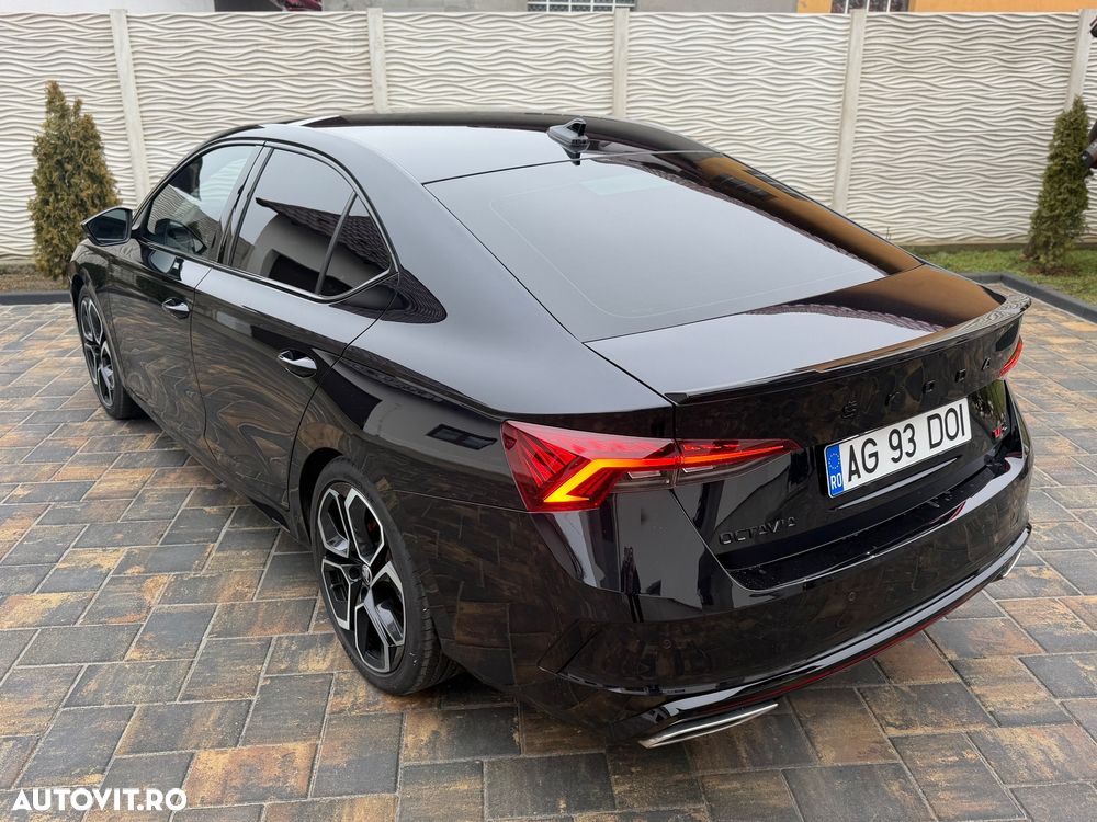 Skoda Octavia 2.0 TDI DSG RS Plus - 11