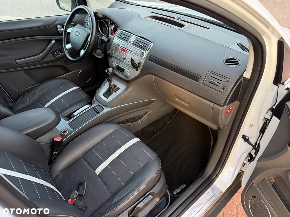 Ford Kuga 2.5 4x4 Titanium - 26