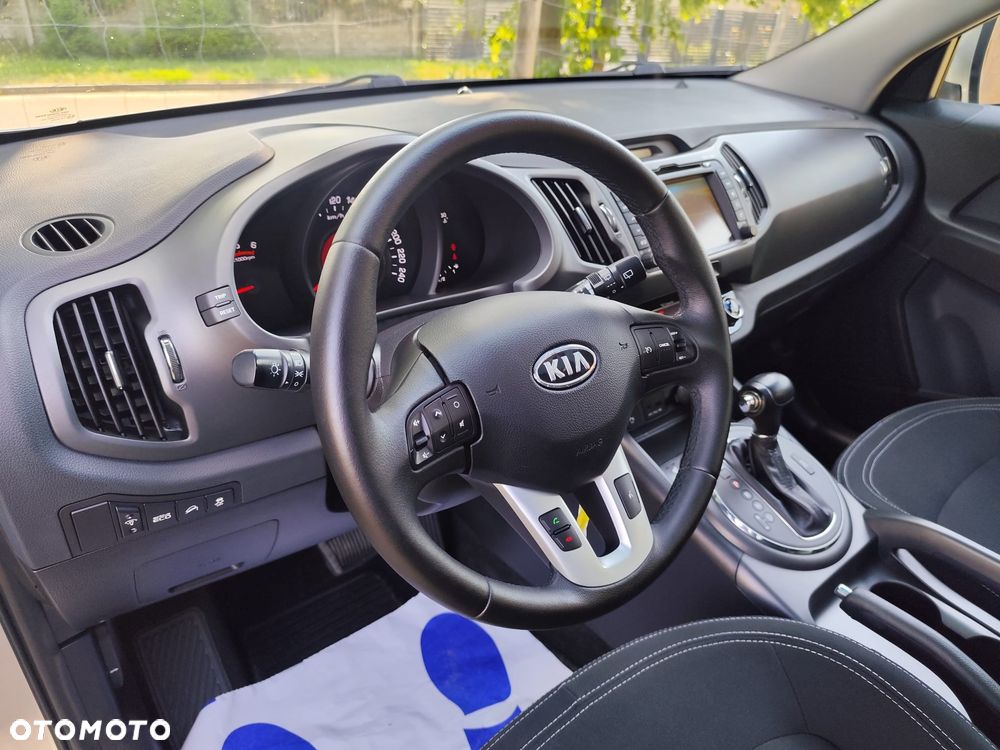 Kia Sportage 2.0 CRDI 4WD Automatik Fifa World Cup Edition - 6