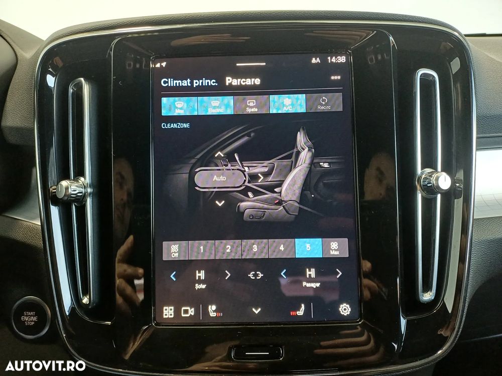 Volvo XC 40 B4 AT8 Mild Hybrid Momentum - 17