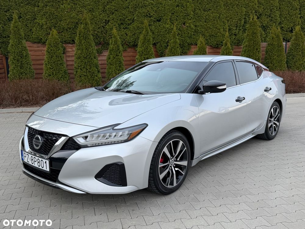 Nissan Maxima - 1