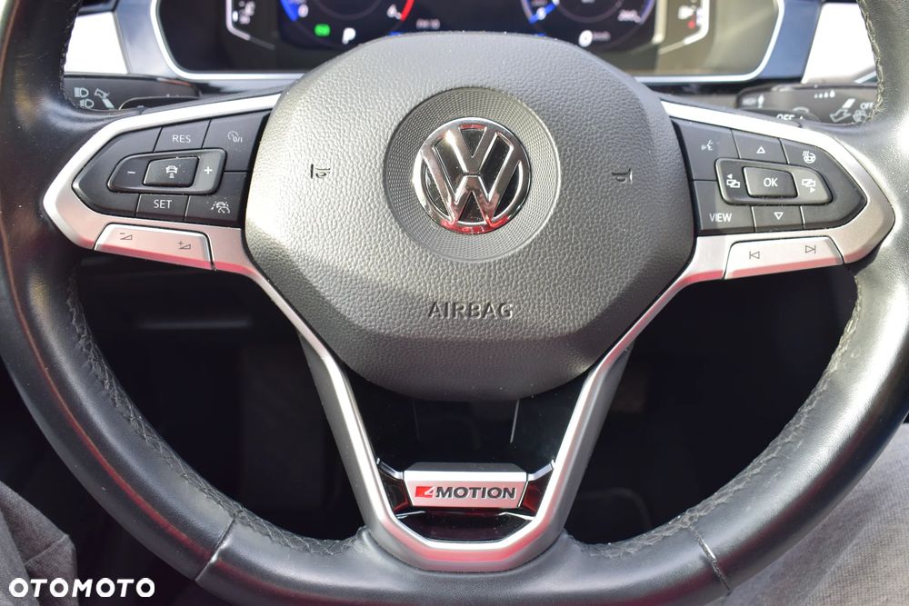 Volkswagen Passat - 15