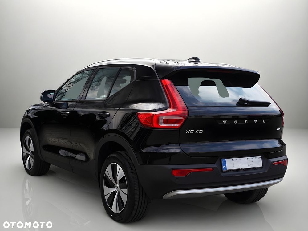 Volvo XC 40 B3 Plus Dark - 6