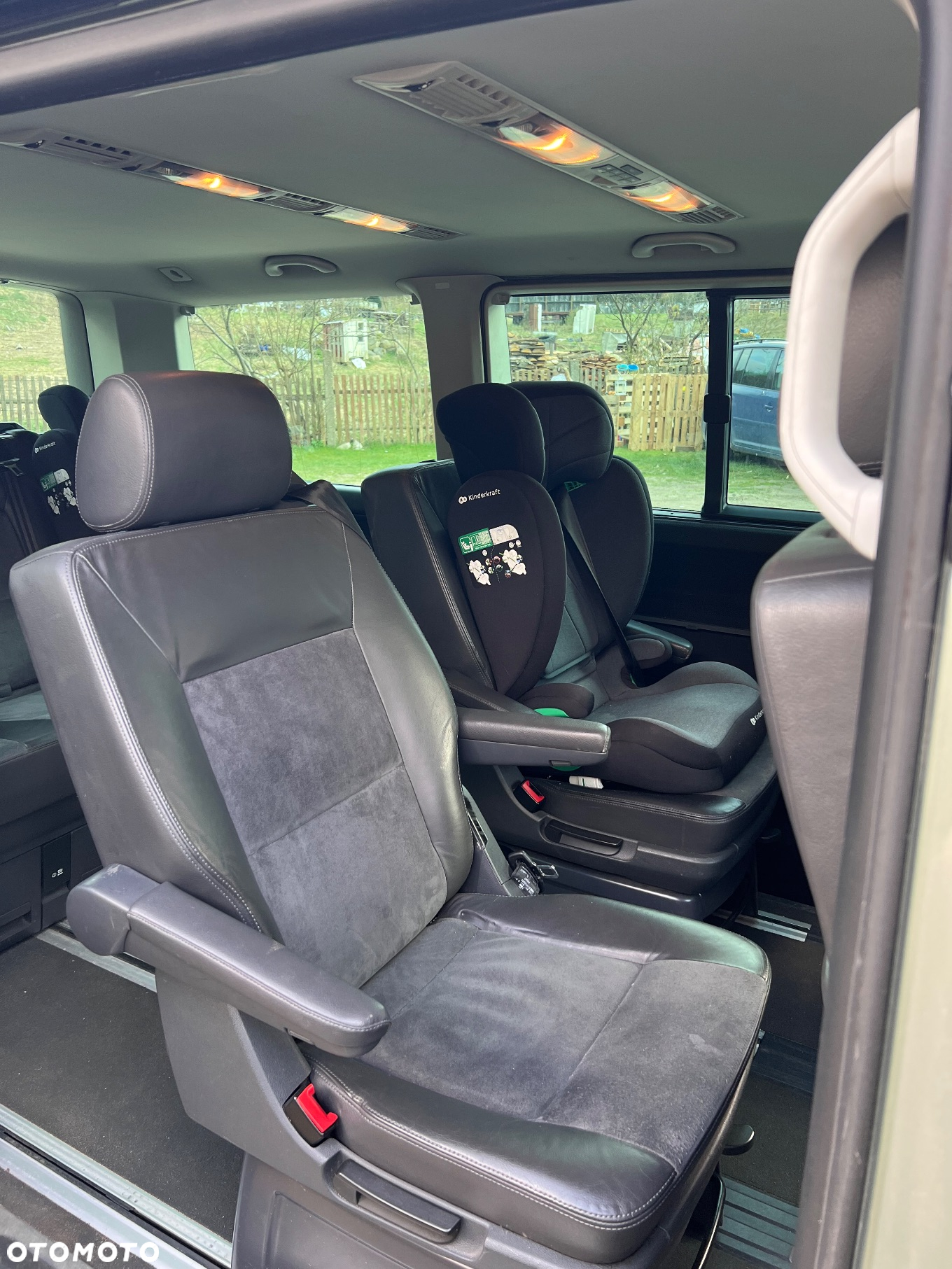 Volkswagen Multivan - 21
