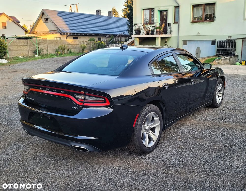 Dodge Challenger - 8