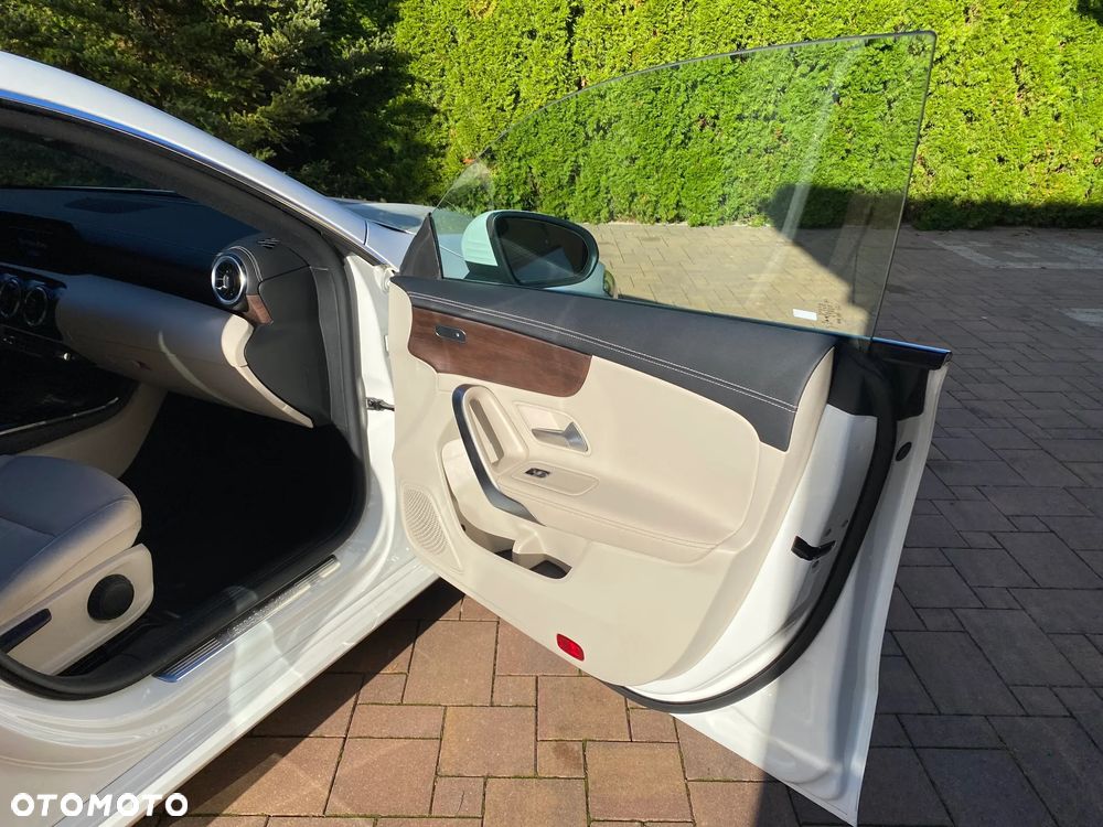 Mercedes-Benz CLA 250 4-Matic 7G-DCT - 36