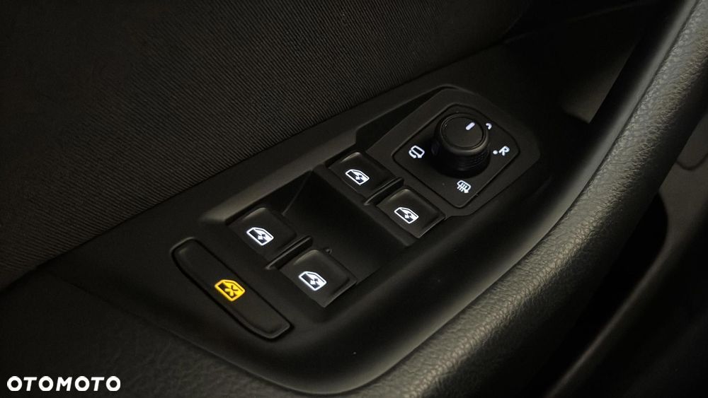 Volkswagen Passat Variant 2.0 TDI SCR Business DSG - 28