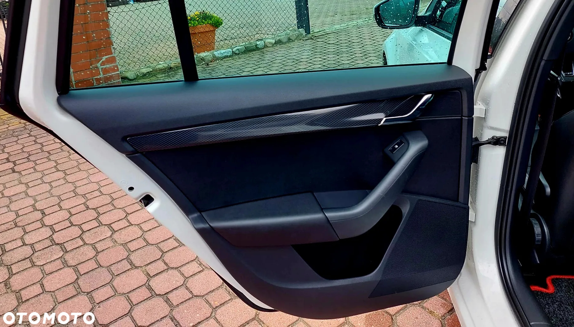 Skoda Octavia Combi 2.0 TDI RS - 9