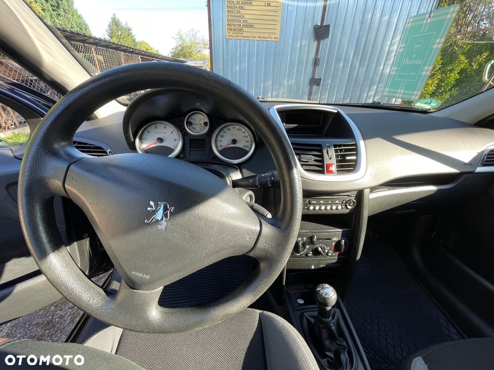 Peugeot 207 - 15