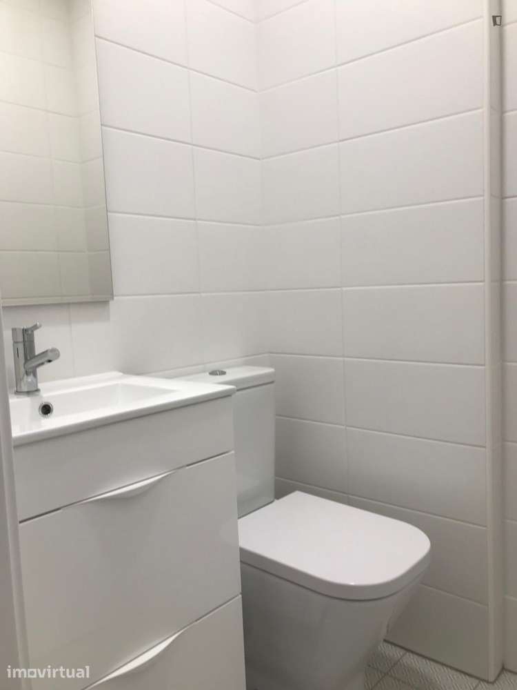 Quarto - localizado em Parque das Nações Lisbon - Grande imagem: 2/7