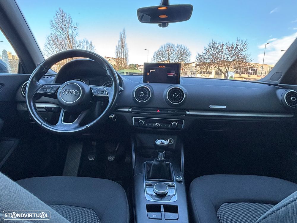 Audi A3 Cabrio 1.6 TDi Sport - 12